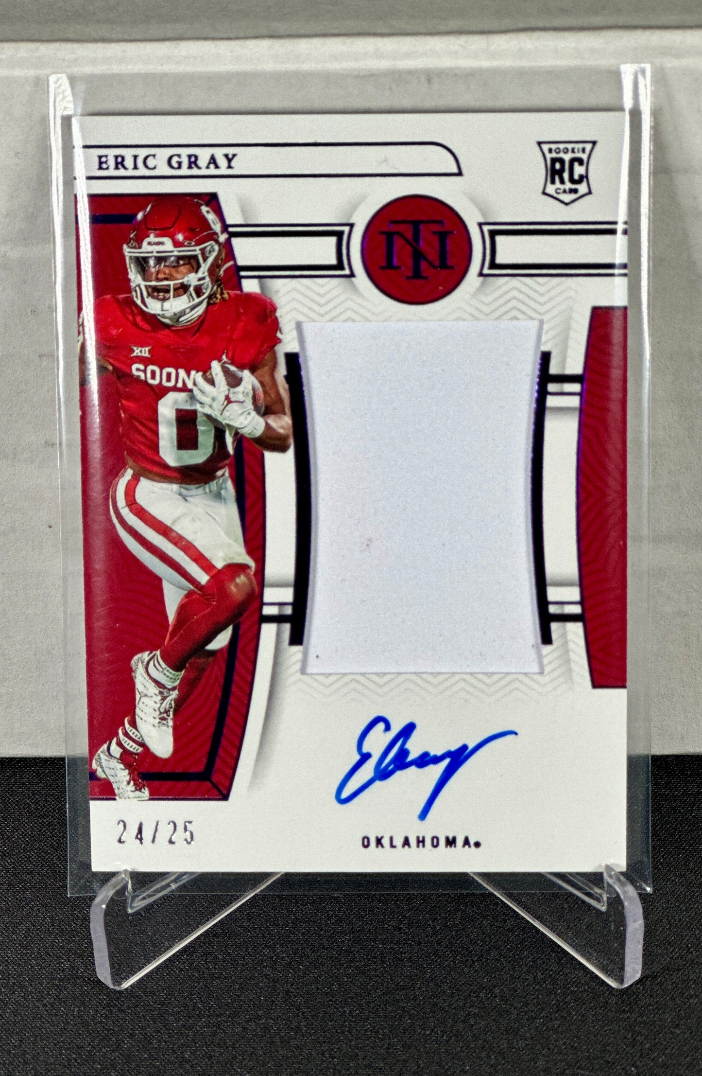2023 Panini National Treasure College Materials Signatures Eric Gray #/25